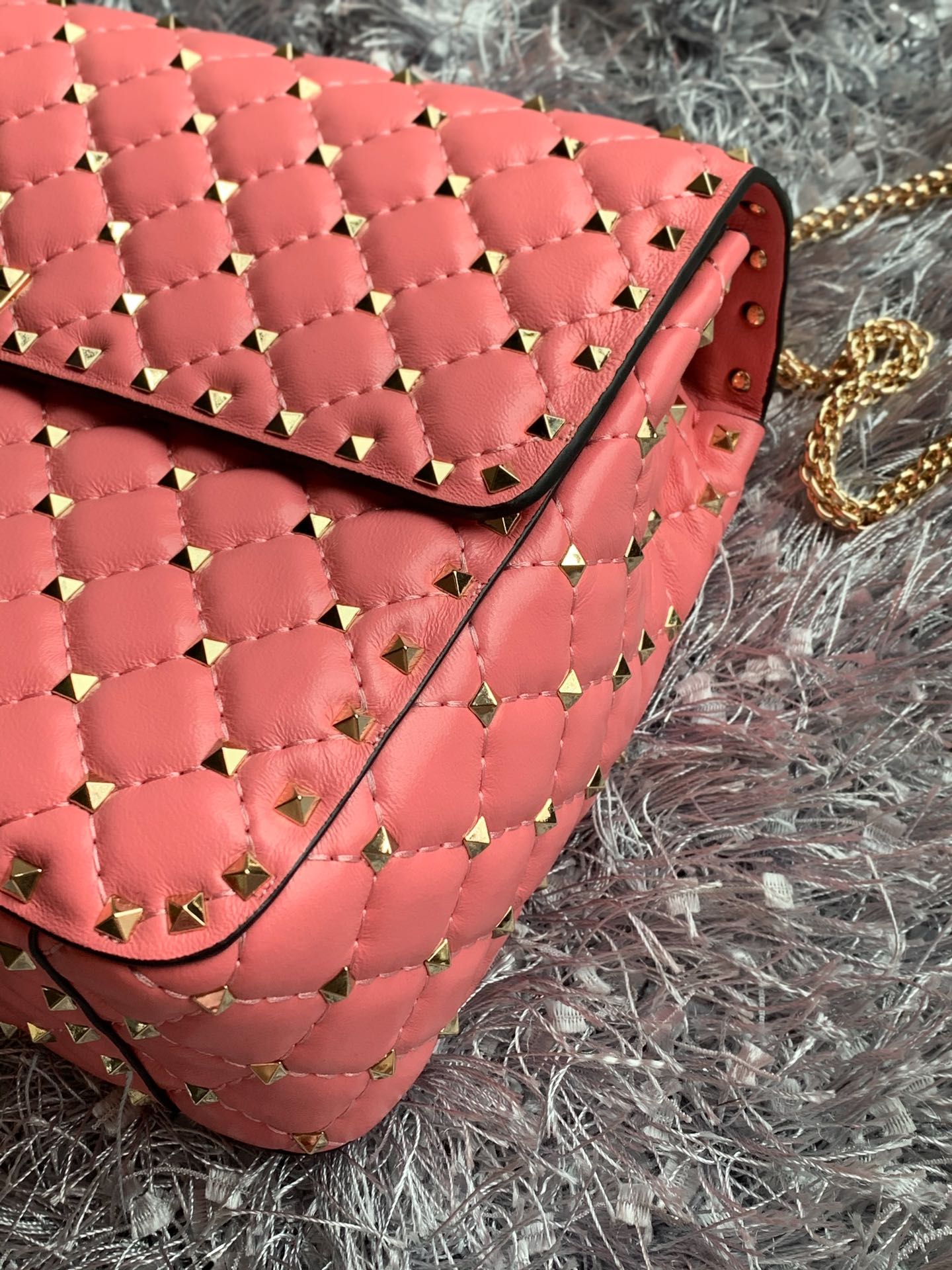 Valentino Garavani Rockstud Spike Big Chain Bag in Rose Pink Supple Lambskin Nappa